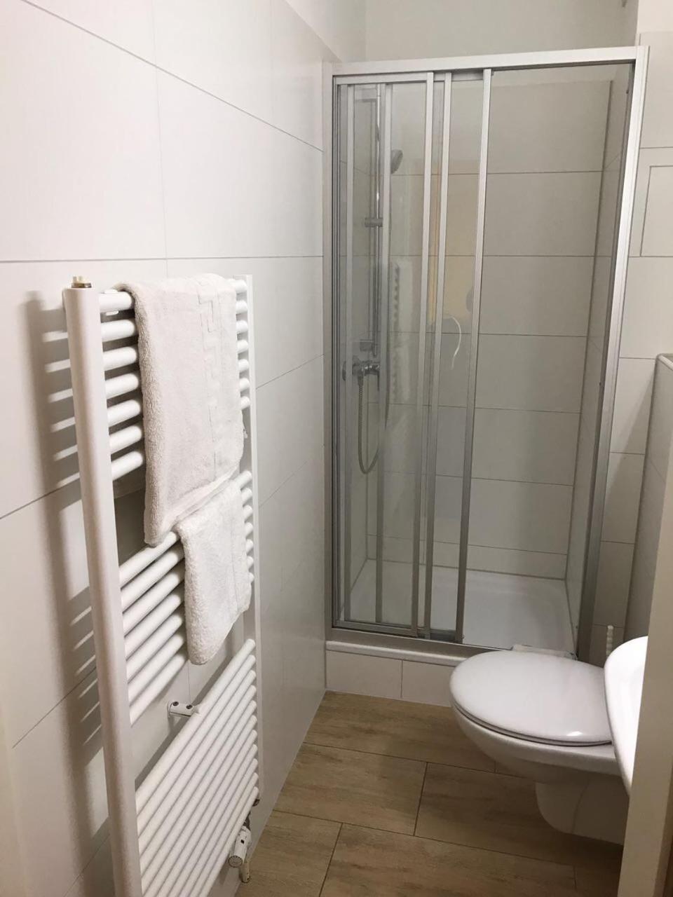 Hotel Km Darmstadt Exteriör bild
